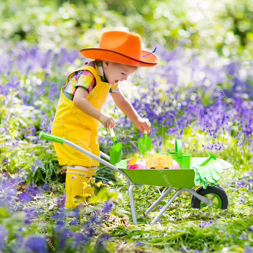 عربة يدوية خضراء للأطفال للعب  - مراجعة Kids Outdoor Play وسعره
