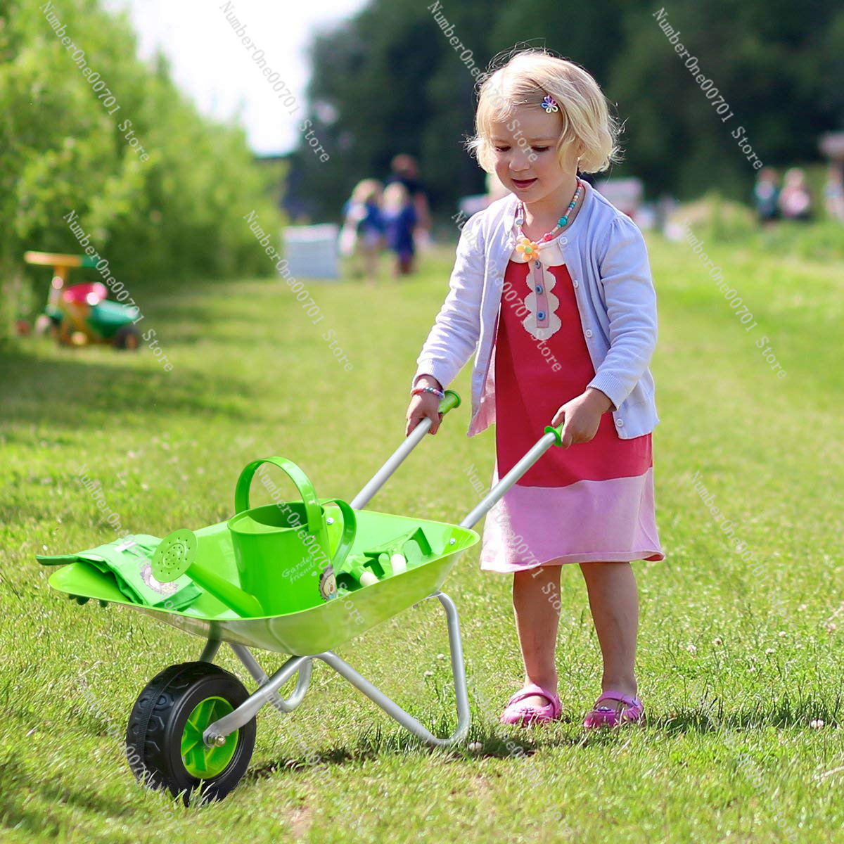 عربة يدوية خضراء للأطفال للعب  - مراجعة Kids Outdoor Play وسعره